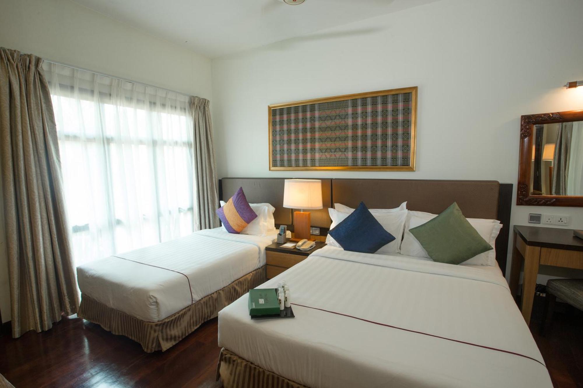 Tunamaya Beach & Spa Resort Tioman Island Kampong Mukut Exteriör bild